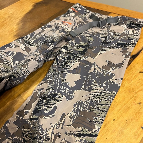 Sitka Dewpoint Pant - LG - Picture 2 of 4